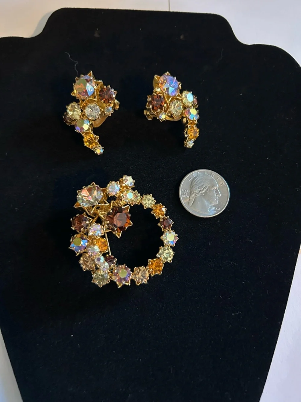 Karu Arke Aurora Crystal Brooch and Clip-On Earrings Set - Brown and Iridescent